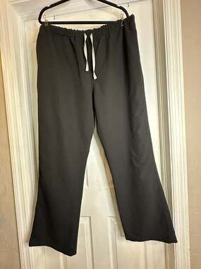 FIGS Men's Pisco Basic Scrub Pants Black Style FM4500